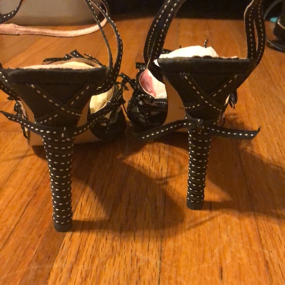 N.Y.L.A. black ribbon bow tie high heel - Picture 3 of 4